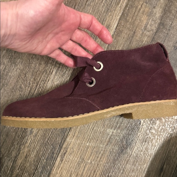 Issac Mizrahi Maroon Suede Ankle Boots Size 7 - Picture 8 of 8